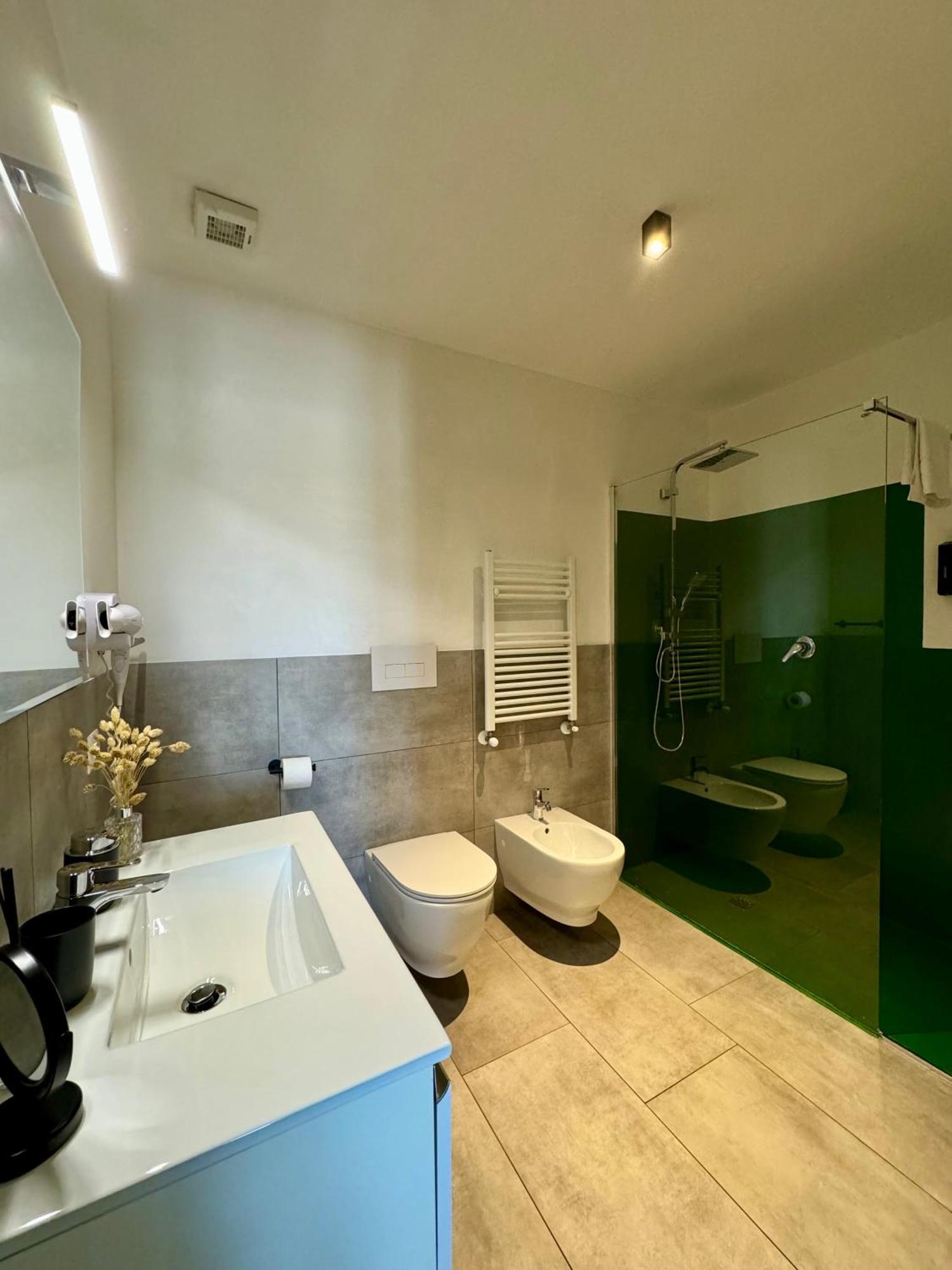 Citroom - *